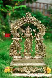 .shade.adi lakshmi, dhanya lakshmi, dhairya lakshmi, gaja lakshmi, santana lakshmi, vijaya lakshmi, vidya lakshmi, dhana lakshmi are the eight forms of lakshmi.it is considered to be very auspicious and it is an important. Sri Swaminathan Co Kumbakonam