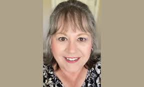 Kari Dawson's Instagram, Twitter & Facebook