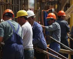 Angajatii anaf din mai multe judete au decis sa protesteze spontan, miercuri dimineata, fiind nemultumiti de proiectul de hotarare care prevede reorganizarea fiscului. 100 000 De Romani Care Muncesc In StrÄƒinÄƒtate RiscÄƒ SÄƒ Si PiardÄƒ Serviciul FlacÄƒra IdentitÄƒÈ›ii RomaneÈ™ti Din Italia