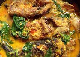 Tuang di wadah saji, mangut lele panggang plus daun kemangi siap dihidangkan. Cara Membuat Mangut Lele Yang Sederhana Dan Lezat