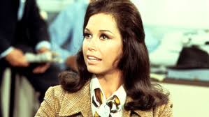 Her star continued to rise until moore landed the eponymous sitcom that became a staple of 1970s pop culture. Mary Tyler Moore Dead Hollywood Reacts To Death Of Legendary Tv Star The Hollywood Reporter