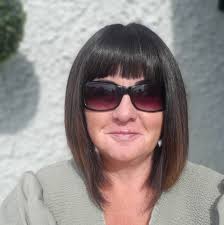 Looking for someone who can remove my tape extensions, colour them and my  hair, and then re apply 🙂