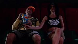 Sega rischiosa nel cinema pubblico