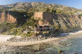 10 Breathtaking Beach Homes You Won T Believe Loveproperty Com