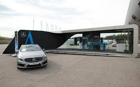 A Klasse Pavillon Car Showroom Design Pavilion Architecture Exhibition Design