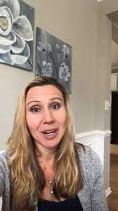 Carrie Marshall with a Moonlight Minute