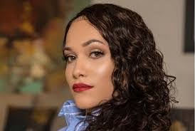 Luna Burch's Instagram, Twitter & Facebook