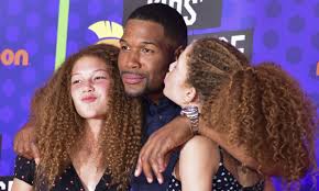 Furthermore, strahan faced quite a few hard rocks in his dating life, his present connection with kayla certainly seems to be going well. Phonwvkvfzcn1m