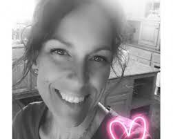 Jeannie Fox's Instagram, Twitter & Facebook