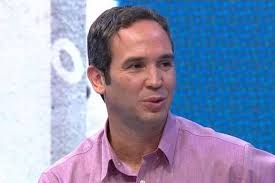 Caio Ribeiro se emociona ao falar das mensagens que recebeu após anunciar  câncer