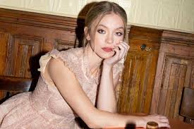 She was destined to father, scott sweeney, and mother, lisa mudd sweeney. Sydney Sweeney Age Net Worth Height Boyfriend Parents 2021 World Celebs Com