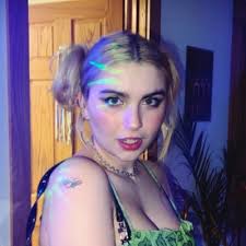 Mary Sinsel (@mary_sinsel)