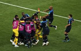 Сборная франции по футболу представляет свою страну в международных футбольных матчах и ключевые игроки состава: Video Dnya Igroki Sbornoj Francii Speli Pro Putina