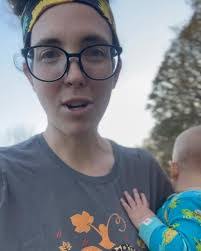 Lisa Pendergraph's Instagram, Twitter & Facebook