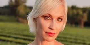 Es la entrenadora del expresidente de Independiente Ducantenzeiler y sus  fotos en microbikini son furor en Instagram