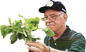 Falleció Jerry Stoller, fundador de una empresa a la que aplicó un  innovador concepto en productos agrícolas • Agroverdad