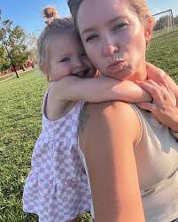 Sydney Turnbull (@livingwhole_syd) • Instagram photos and videos