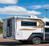 Las camionetas camper son buenas para aventuras todoterreno ...