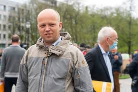 1 decembrie 1978) este un politician norvegian pentru party center. Ru6f1z Ytf9cxm