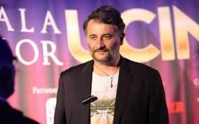 Cristi puiu is a romanian film director and screenwriter. Reporteris Cristi Puiu CastigÄƒ Premiul Pentru Cel Mai Bun Regizor La Festivalul InternaÈ›ional De Film De La Berlin