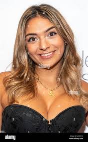 Deborah Alessi's Instagram, Twitter & Facebook