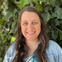 Stefanie Ward's Instagram, Twitter & Facebook