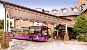 With holiday extras® this hotel is available at low prices and with the plus, for those booking the premier travel inn with parking, you car will be stored at the gatwick summer special. Flughafen London Gatwick A23 Airport Way Premier Inn