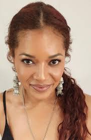 Lara Castle's Instagram, Twitter & Facebook