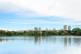 Fundo de tela para celular do lago igapó em londrina/ paraná. See Die Auf Dem Wasser Die Stadt Und Den Blauen Himmel Rander Des Sees Igapo In Londrina Pr Brasilien Lizenzfreie Fotos Bilder Und Stock Fotografie Image 71795932
