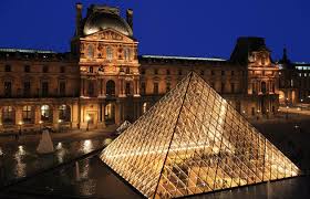 À cette occasion, l'artiste jr dévoile son nouveau projet : Pyramide Du Louvre Office De Tourisme Paris