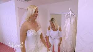 Charlotte is also well known as, television moderator who has become known for. Hochzeit Auf Den Ersten Blick Video Jennifer Und Christian Feuchte Augen Beim Hochzeitsshopping Sat 1