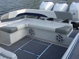 2016 Statement Center Console Rear Seating With Sea Deck Flooring Nice Deck Boat Center Console Fishing Boats Boat Seats