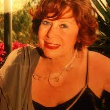 Hugh Grant and Andie MacDowell in 1994 & 2025! 😍