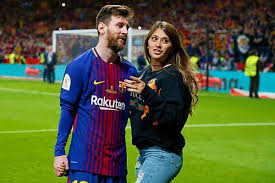 Antonela roccuzzo is an argentinian model and businesswoman. Leo Messi On Twitter Messi My Wife With All The Pain Of Her Soul Supported And Accompanied Me