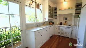 a just right kitchen with vintage style