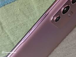 Vivo V23 Pro Review: Is a Colour ...