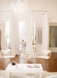 Black And White Boutique Ideas This Entertainment Tonight Host S Black And White Bedroom Is Far From Boring Boutique Interior Clothing Boutique Interior Boutique Interior Design