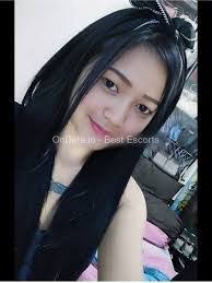 Eliza Yates's Instagram, Twitter & Facebook