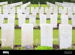 First world war graves france hi-res ...