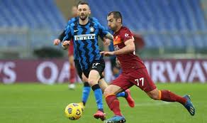 Миланский клуб лидирует в турнирной таблице чемпионата италии, набрав 38 очков. Azvzvxtjw6oltm