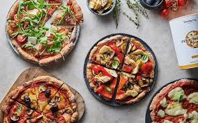 Notre Pizza Proteinee Une Pate A Pizza Proteinee Et Rapide Pour Tes Envies De Pizza Maison Salade Pomme Pate A Pizza Recettes Preferees