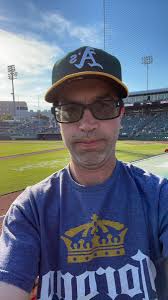 Thomas LaViolette Jr (@tommers25)