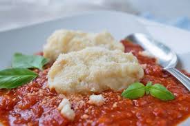 Pikante Topfennockerl Rezept Rezepte Nockerl Lebensmittel Essen