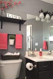 The red color for the bathroom is certainly not the most used color, however, in this case the white the red color is ideal for luxurious bathrooms and exotic design. 3 Tips Add Style To A Small Bathroom Best Bathroom Colors Small Bathroom Decor Bathroom Color Schemes