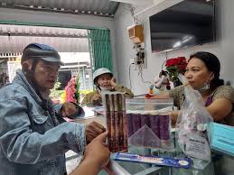 Một lãnh đạo công an tp hải phòng cho rằng việc cho phép người dân được đốt pháo hoa trong một số dịp đặc biệt theo như nội dung nghị định mới của chính phủ quy định không làm. Cá»­a Hang Phao Hoa Khong Ná»• Duy Nháº¥t Ä'bscl Hut Khach Ngay Ngay Ä'áº§u Má»Ÿ Ban Tin Tá»©c Má»›i Nháº¥t 24h Ä'á»c Bao Lao Ä'á»™ng Online Laodong Vn