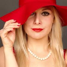 Amanda Slinger was born and raised in Brooklyn, New York and has experience  in the field of admissions that has spanned from colleges/universities to  independent schools in the NYC area. In her