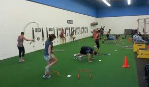 Gyms Artificialgrass La Grama Artificial Vale Para Todo Gym Design Fitness Design Sports Training