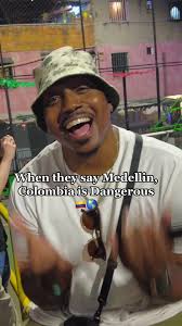 Exploring Comuna 13 Medellín with Friends