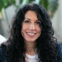 Kari Roberts's Instagram, Twitter & Facebook