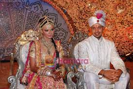 Rakhi sawant belongs to a very poor family and the family used to struggle every day for food. Rakhi Sawant With Fiance Elesh Parujanwala The Winner Of Rakhi Ka Swayamvar In Leela On 2nd August 2009 Rakhi Sawant Bollywood Photos